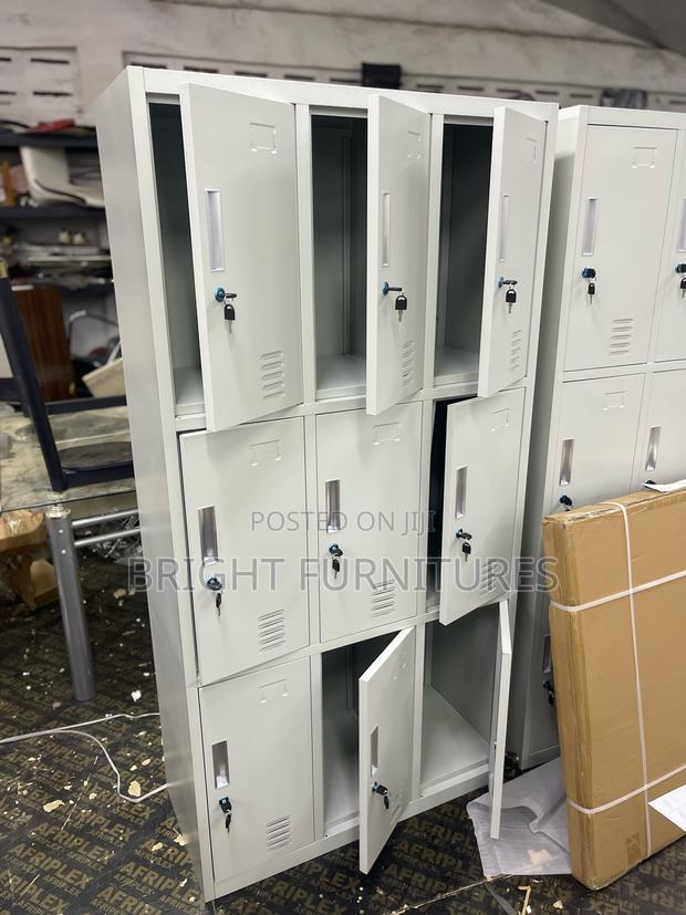 Office Cabinets/Files Cabinet (Lockers) · Photo 3