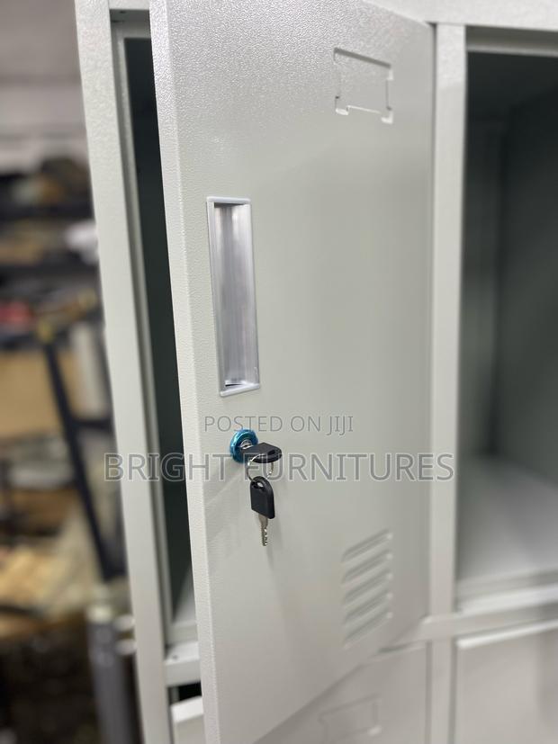 Office Cabinets/Files Cabinet (Lockers) · Photo 4
