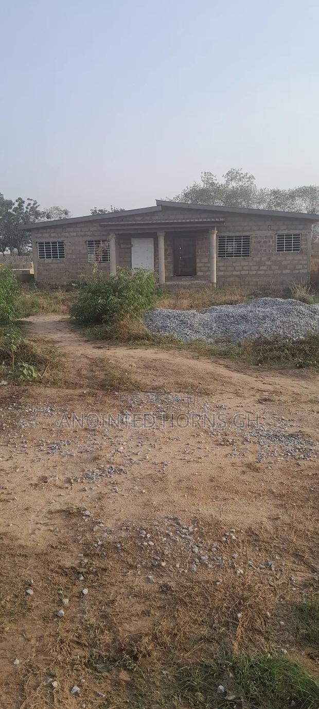 4 Bedrooms House for Sale · Photo 2