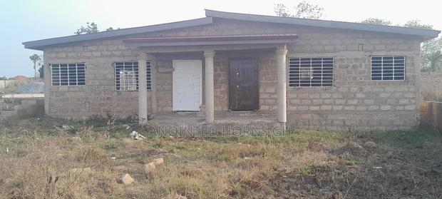 4 Bedrooms House for Sale · Photo 8