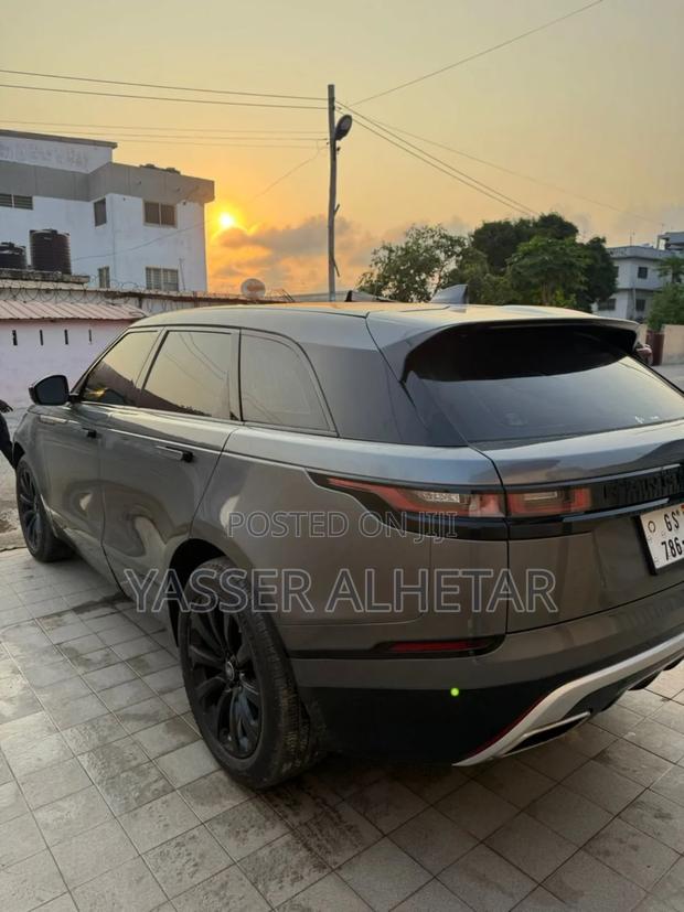 Land Rover Range Rover Velar P250 HSE R-Dynamic 4x4 2018 Gray · Photo 5