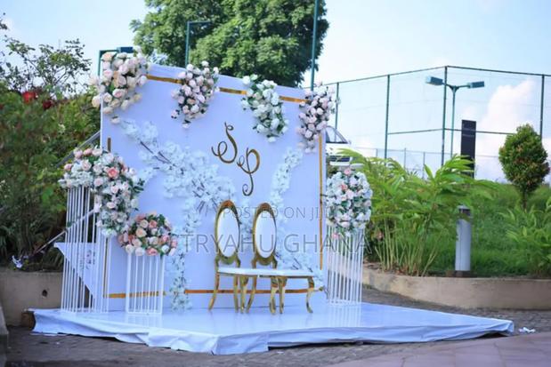 Book Us Now And Get Ready To Experience Happiness With Style · Photo 1