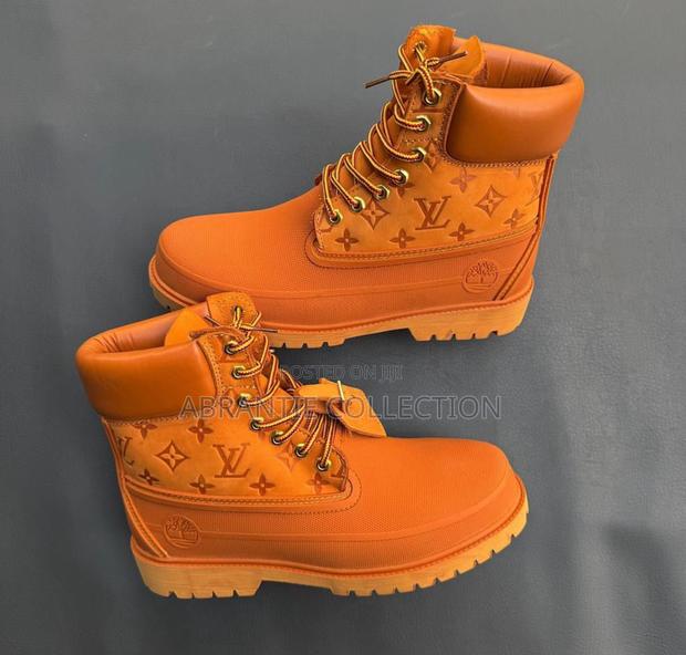 Lv/Timberland Sneaker Available · Photo 1