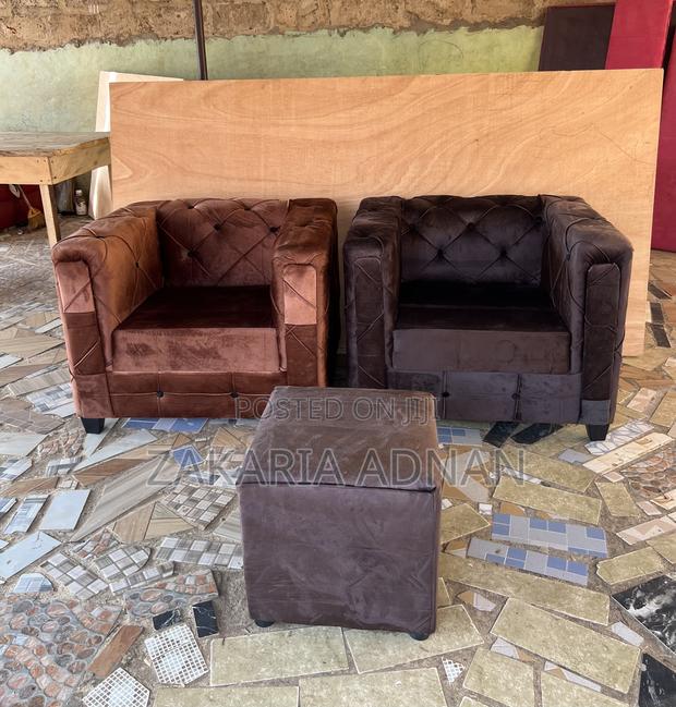 2 Single Sofas + Coffee Table · Photo 2