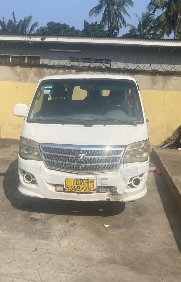 Foton C12 2013 White · Photo 1