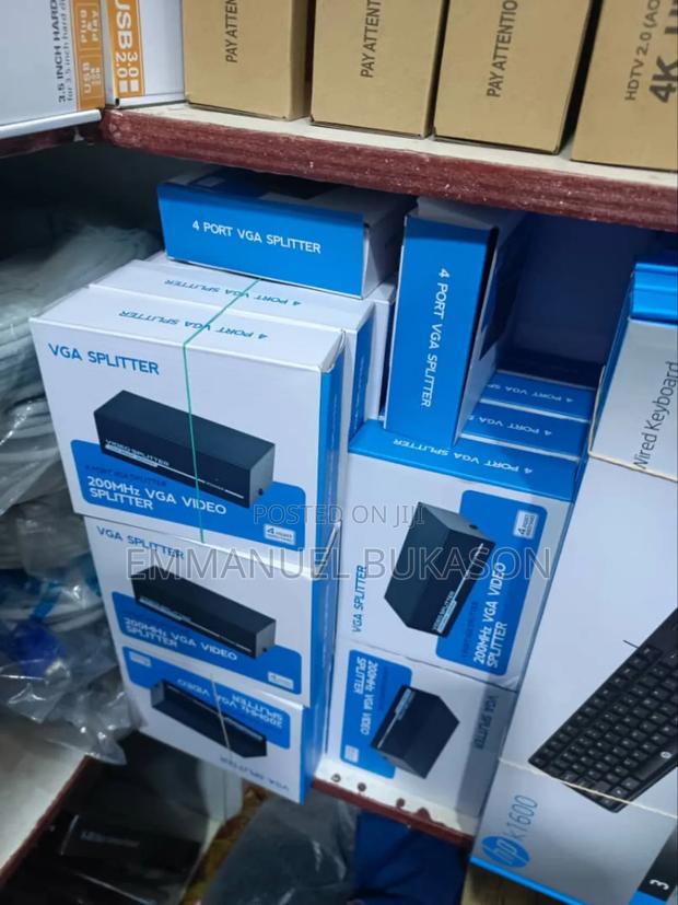 4 Port Vga Spltter · Photo 1