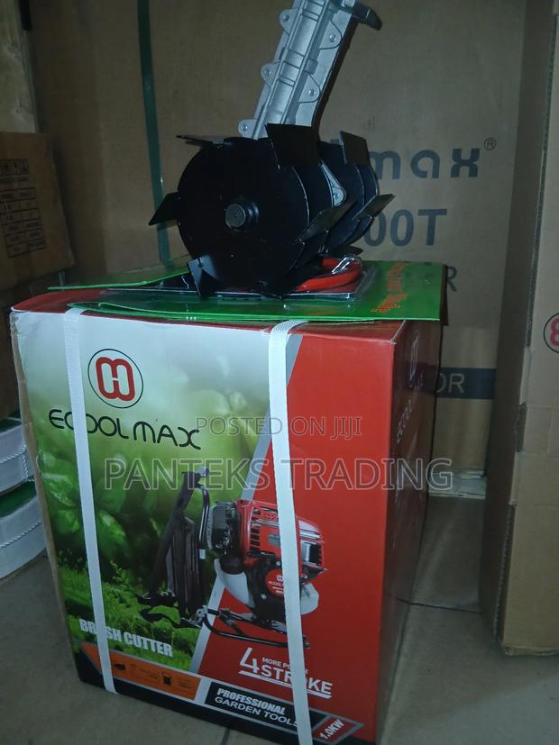 Brush Cutter/4blades in 1 Lawn/ Weeder Machine (Brush Cutter) 4strokes · Photo 2