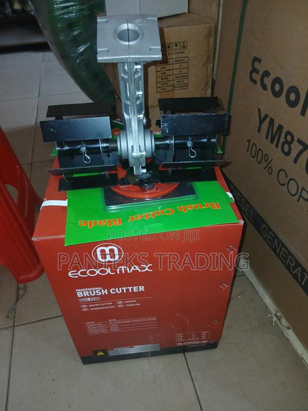 Brush Cutter/4blades in 1 Lawn/ Weeder Machine (Brush Cutter) 4strokes · Photo 3