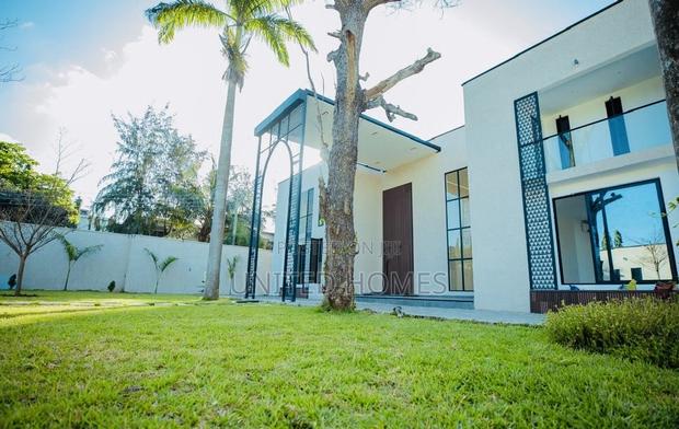 12bdrm House in Cantonments for sale · Photo 4