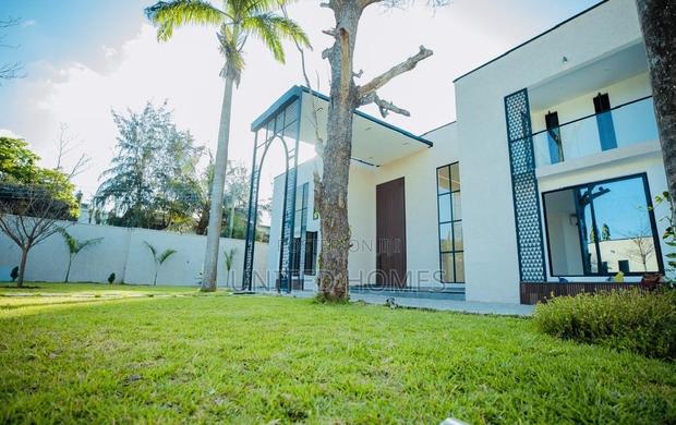 12bdrm House in Cantonments for sale · Photo 3