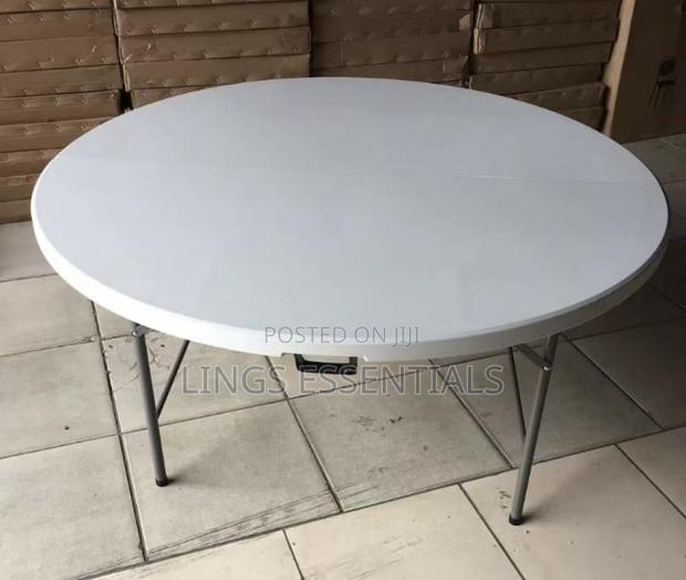 10 Seater Round Table · Photo 2