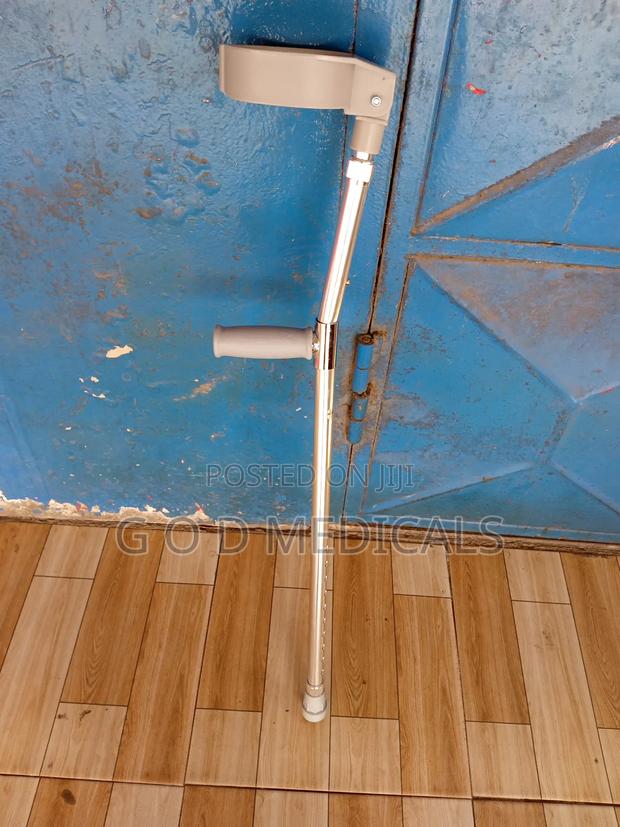 Elbow Crutches ( Round Hand) · Photo 1