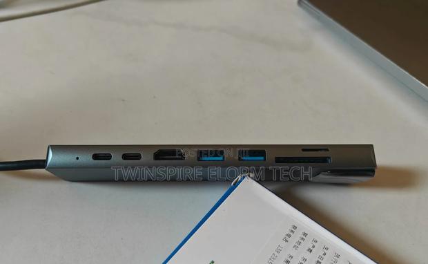 8port Usb-C to HDTV/Ethernet/Usb/Typec Multifunction Adapter · Photo 2