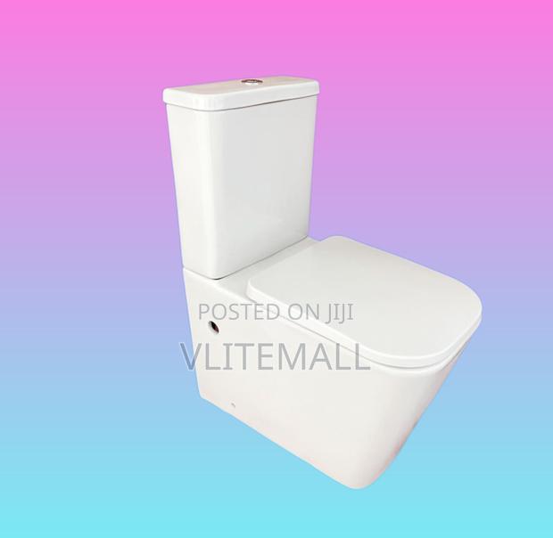 Ater Closet - Square Toilet Seat 2009 · Photo 1