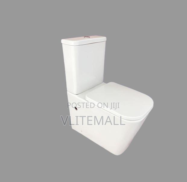 Ater Closet - Square Toilet Seat 2009 · Photo 2