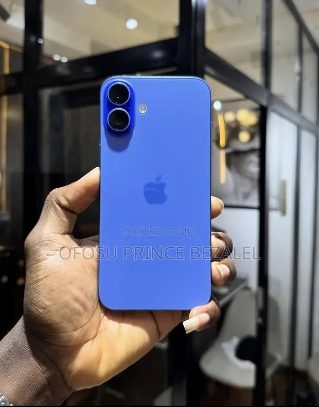 Apple iPhone 16 Plus 128 GB Blue · Photo 1