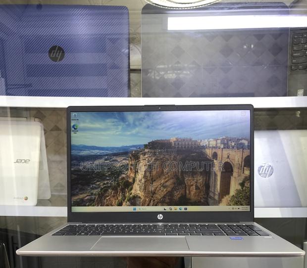 Laptop HP 250 G10 8GB Intel Core I5 SSD 512GB · Photo 1