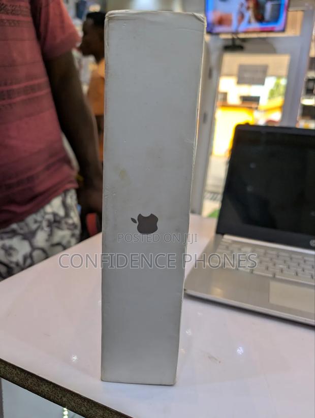 New Laptop Apple MacBook Air 2025 M4 13-Inch 16GB Apple M4 SSD 256GB · Photo 6