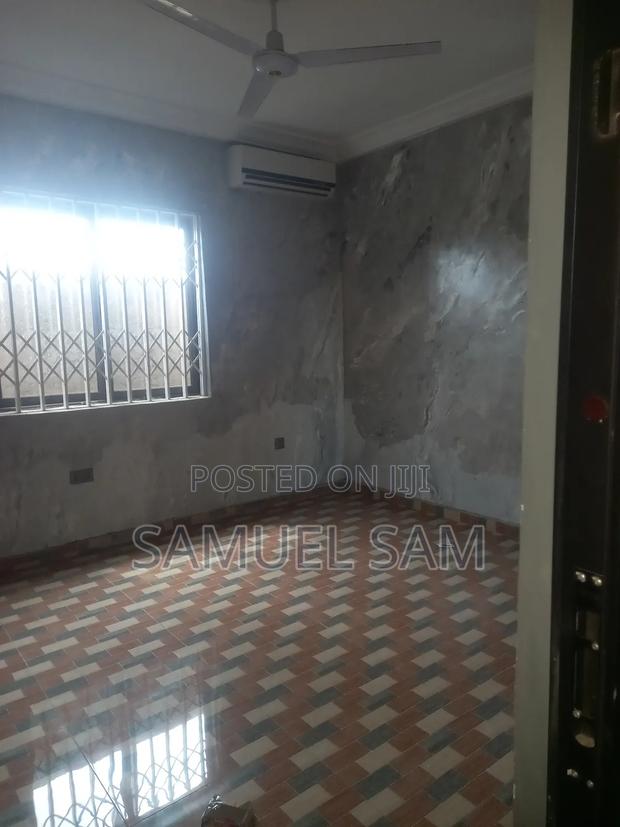 8bdrm House in Tema Community 26 for rent · Photo 2