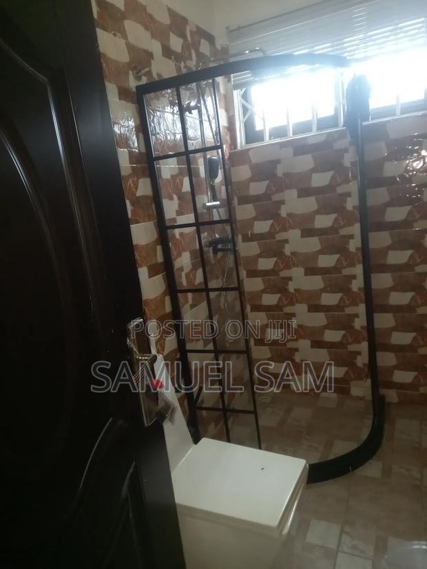 8bdrm House in Tema Community 26 for rent · Photo 6