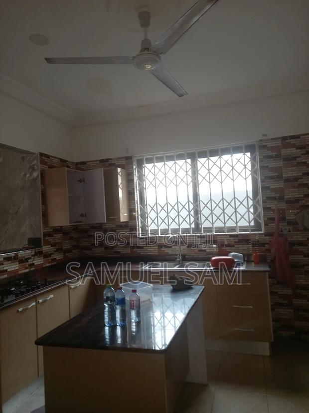 8bdrm House in Tema Community 26 for rent · Photo 7