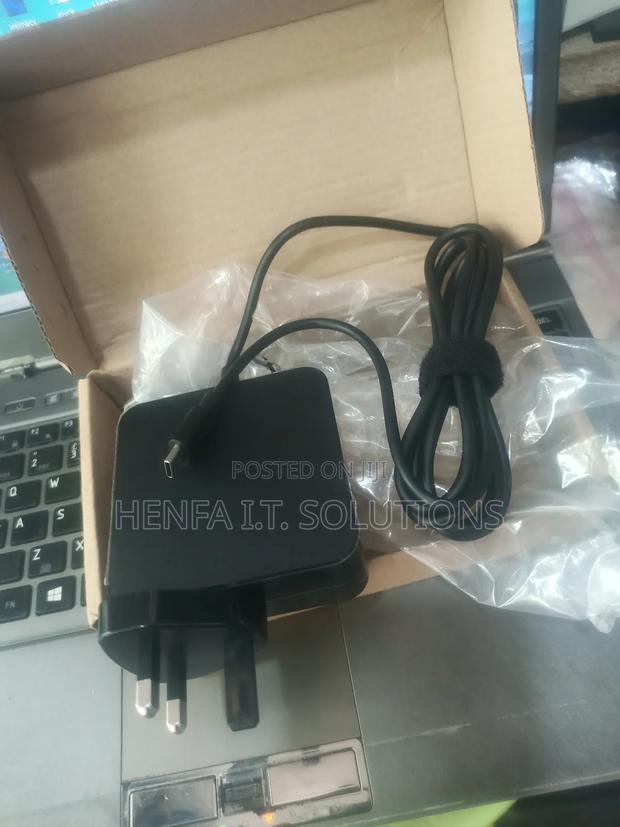Universal Type C Laptop Charger · Photo 2
