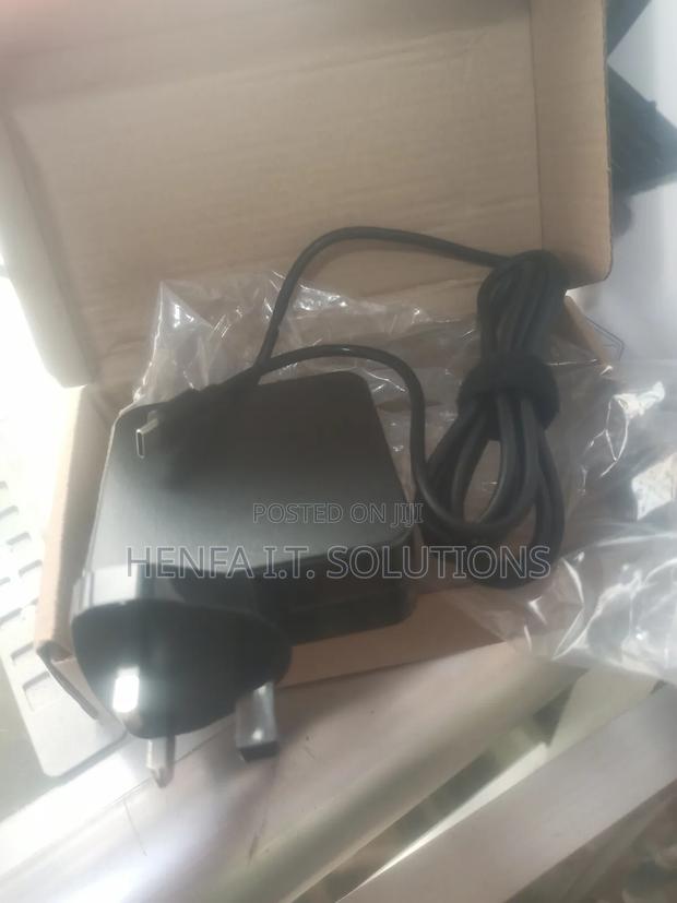 Universal Type C Laptop Charger · Photo 3