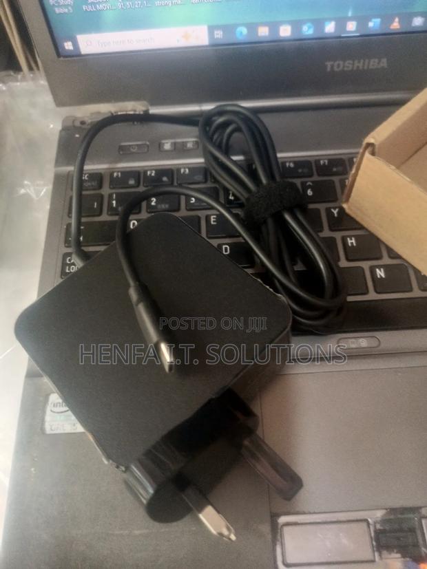 Universal Type C Laptop Charger · Photo 4