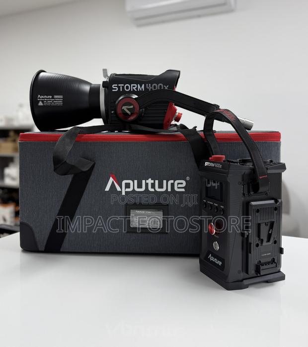 Aputure Storm 400x Tunable White Led Monolight (V-mount) · Photo 2