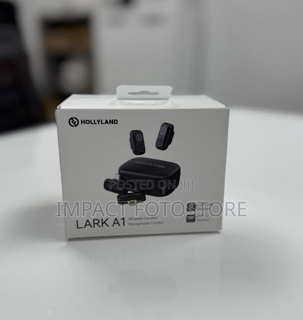 Hollyland Lark A1 Combo 2-Person Wireless Microphone System · Photo 1