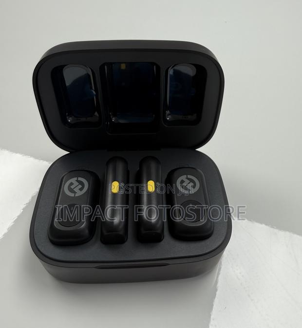 Hollyland Lark A1 Combo 2-Person Wireless Microphone System · Photo 3