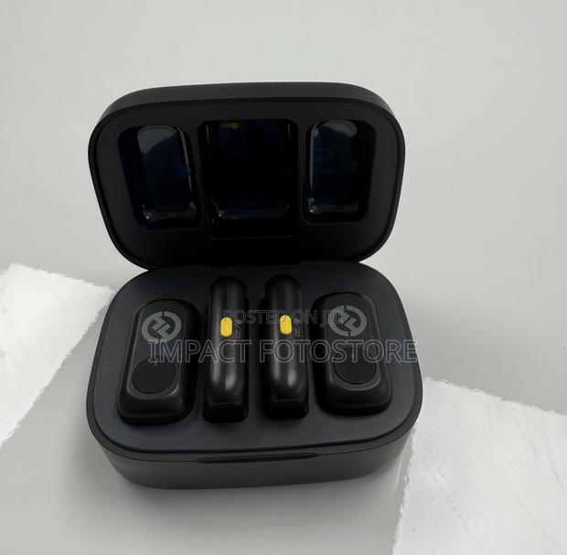 Hollyland Lark A1 Combo 2-Person Wireless Microphone System · Photo 2