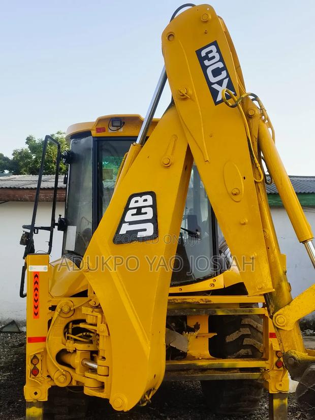 JCB Backhoe · Photo 2