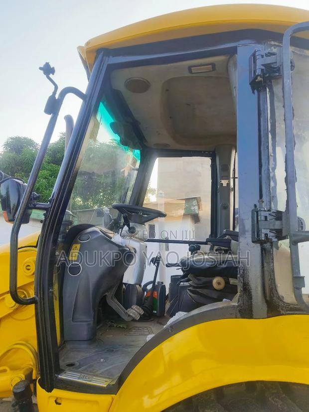 JCB Backhoe · Photo 5