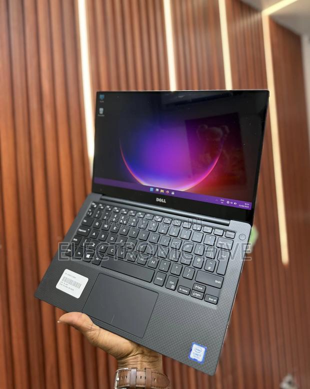 Laptop Dell XPS 13 8GB Intel Core I7 SSD 256GB · Photo 2