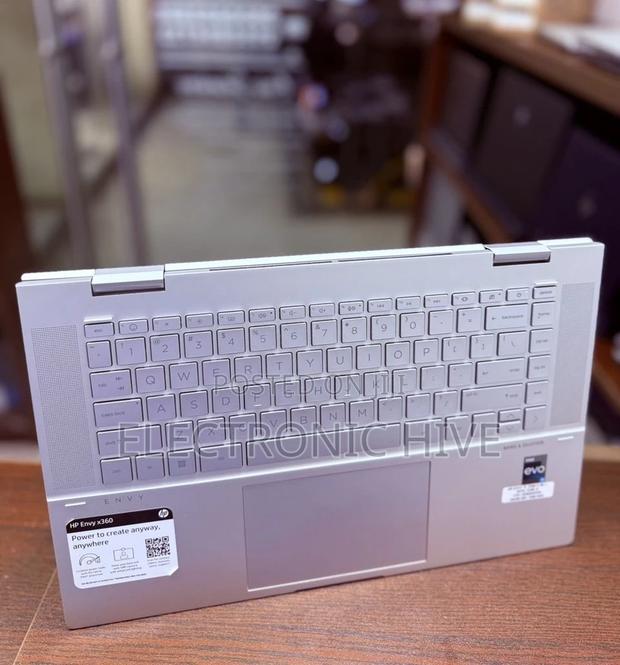 Laptop HP Envy 15 8GB Intel Core I5 SSD 256GB · Photo 4