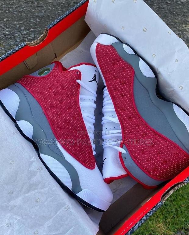 Quality Sneakers · Photo 4