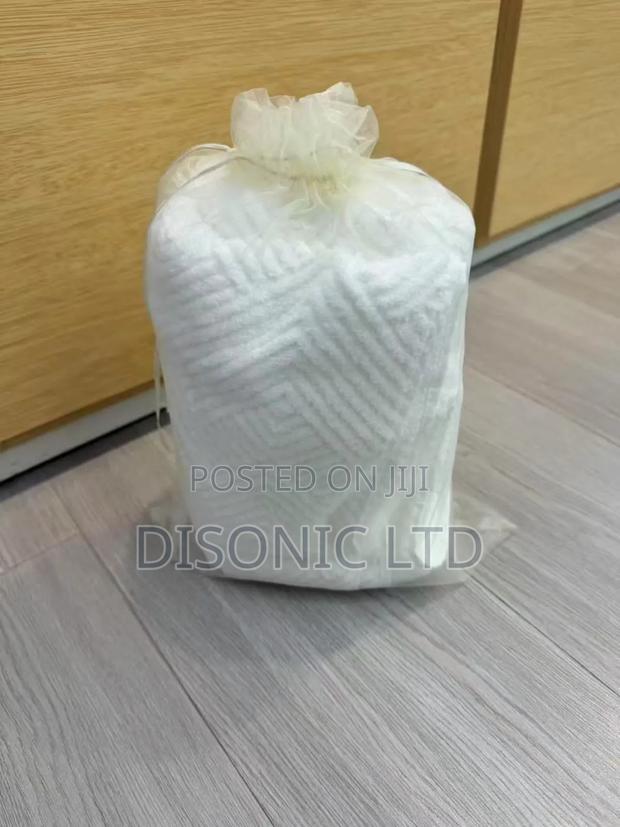 Pure White Cotton Towels · Photo 1