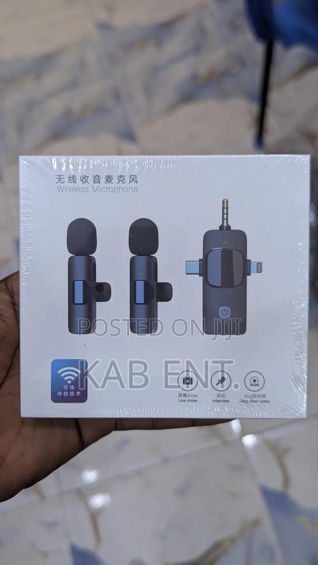 Wireless Dual Microphone for iPhone and Android Devices · Photo 1