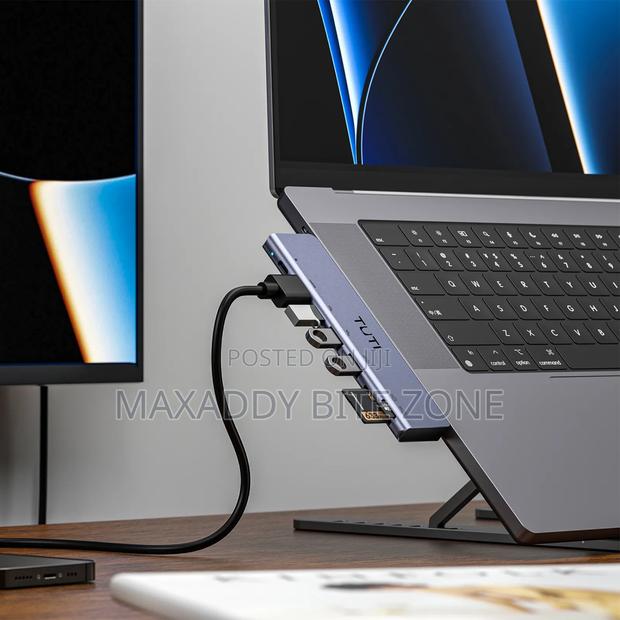 Tuti 7 In 1 Usb Hub Usb-c To Usb 3.O With Sd/Tf Card Reader · Photo 5