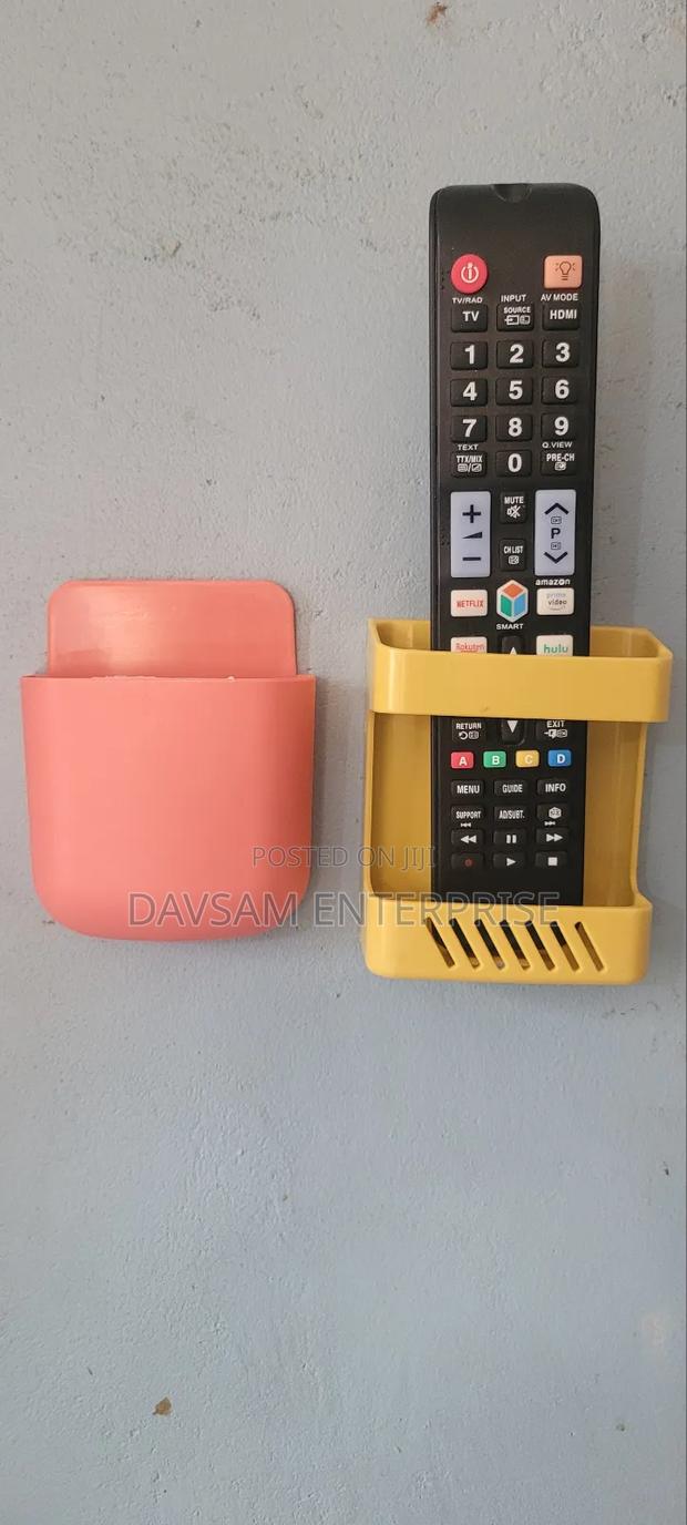 Remote and Phones Holders · Photo 7