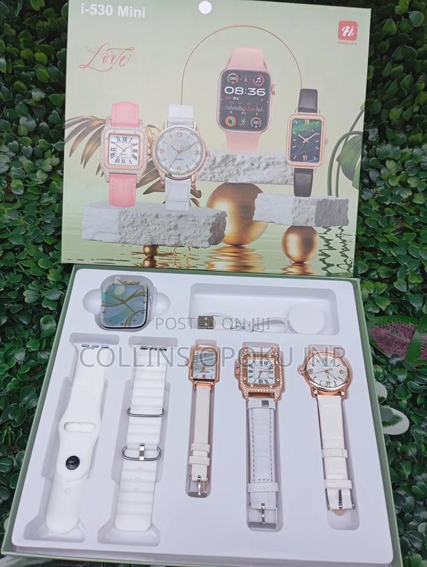 I-530 Mini 4-in-1 Smart Watch 2 Straps With 3 Quartz Watches - White · Photo 2