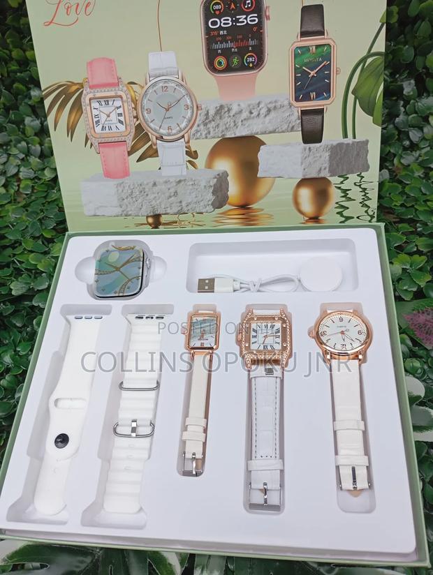I-530 Mini 4-in-1 Smart Watch 2 Straps With 3 Quartz Watches - White · Photo 1