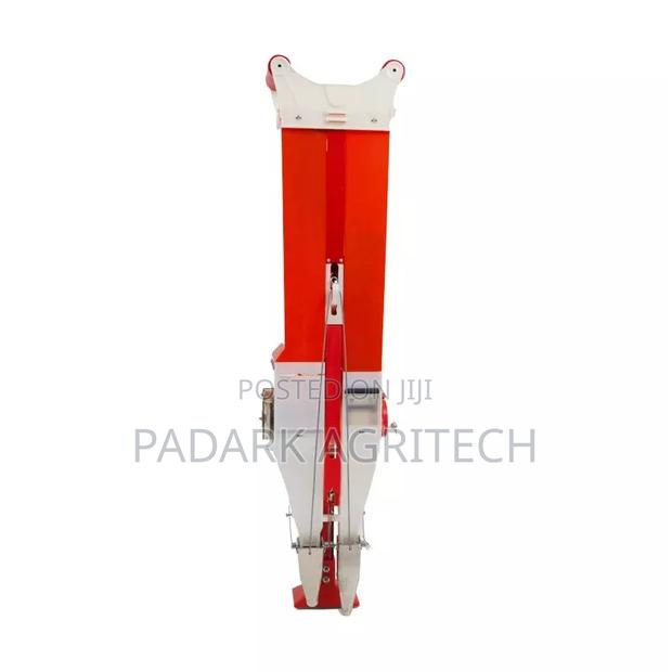 2-in-1 Manual Jab Planter · Photo 1