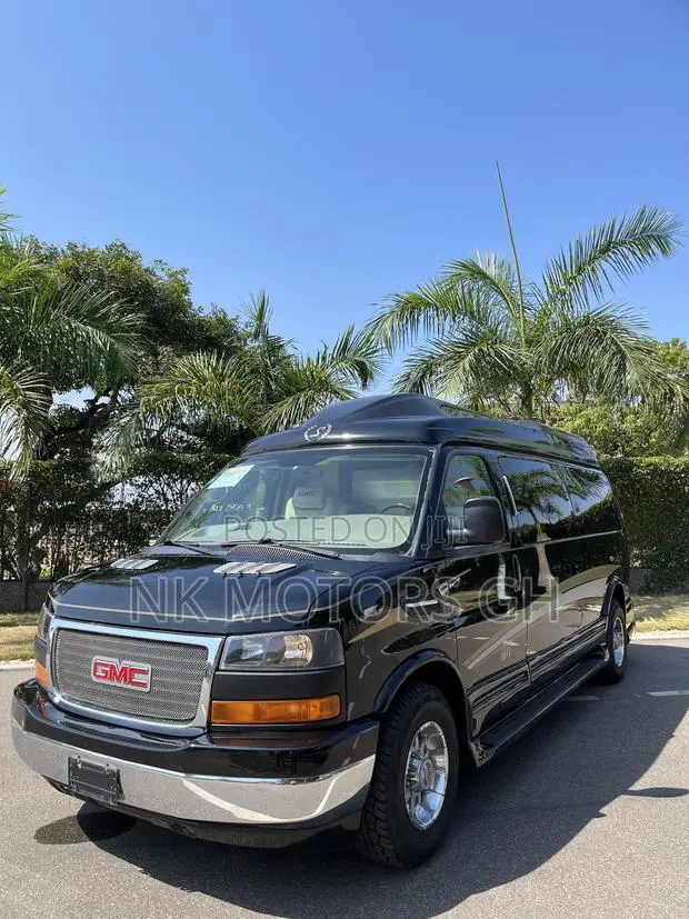 GMC Savana 3500 2012 Black · Photo 1