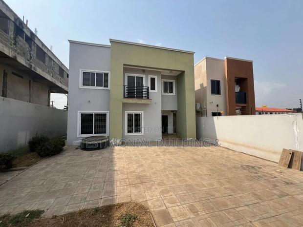 4bdrm House in Testimonial Building, Sakumono for sale · Photo 1