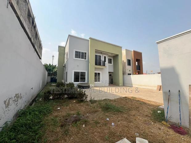 4bdrm House in Testimonial Building, Sakumono for sale · Photo 2