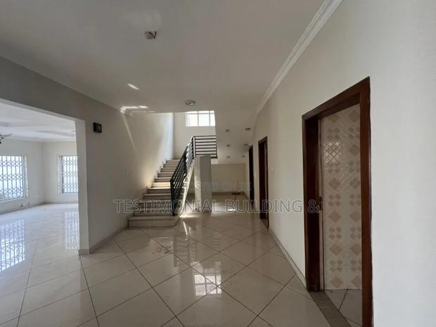 4bdrm House in Testimonial Building, Sakumono for sale · Photo 4