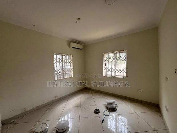 4bdrm House in Testimonial Building, Sakumono for sale · Photo 5