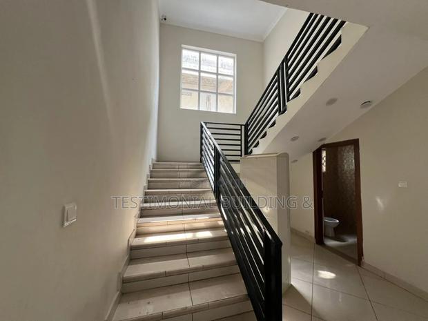 4bdrm House in Testimonial Building, Sakumono for sale · Photo 7